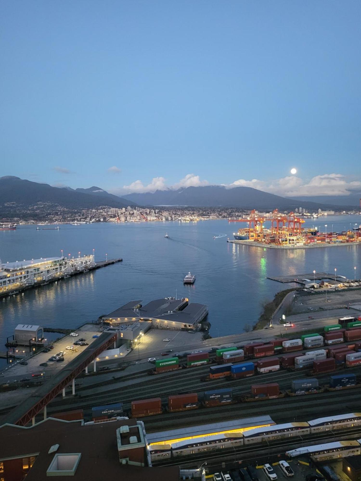 Downtown Center Silverstone Tower I And II Long-Term Booking Only Your Second Home In Vancouver Dış mekan fotoğraf